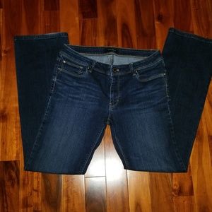 Boot cut Jean's inseam 31.5, sz 8, great stretch